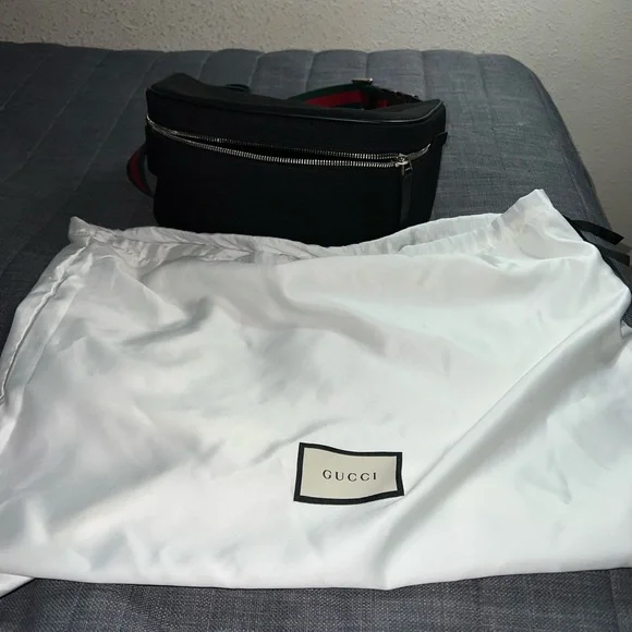 NEW AUTHENTIC GUCCI Black Techno Canvas Belt Bag